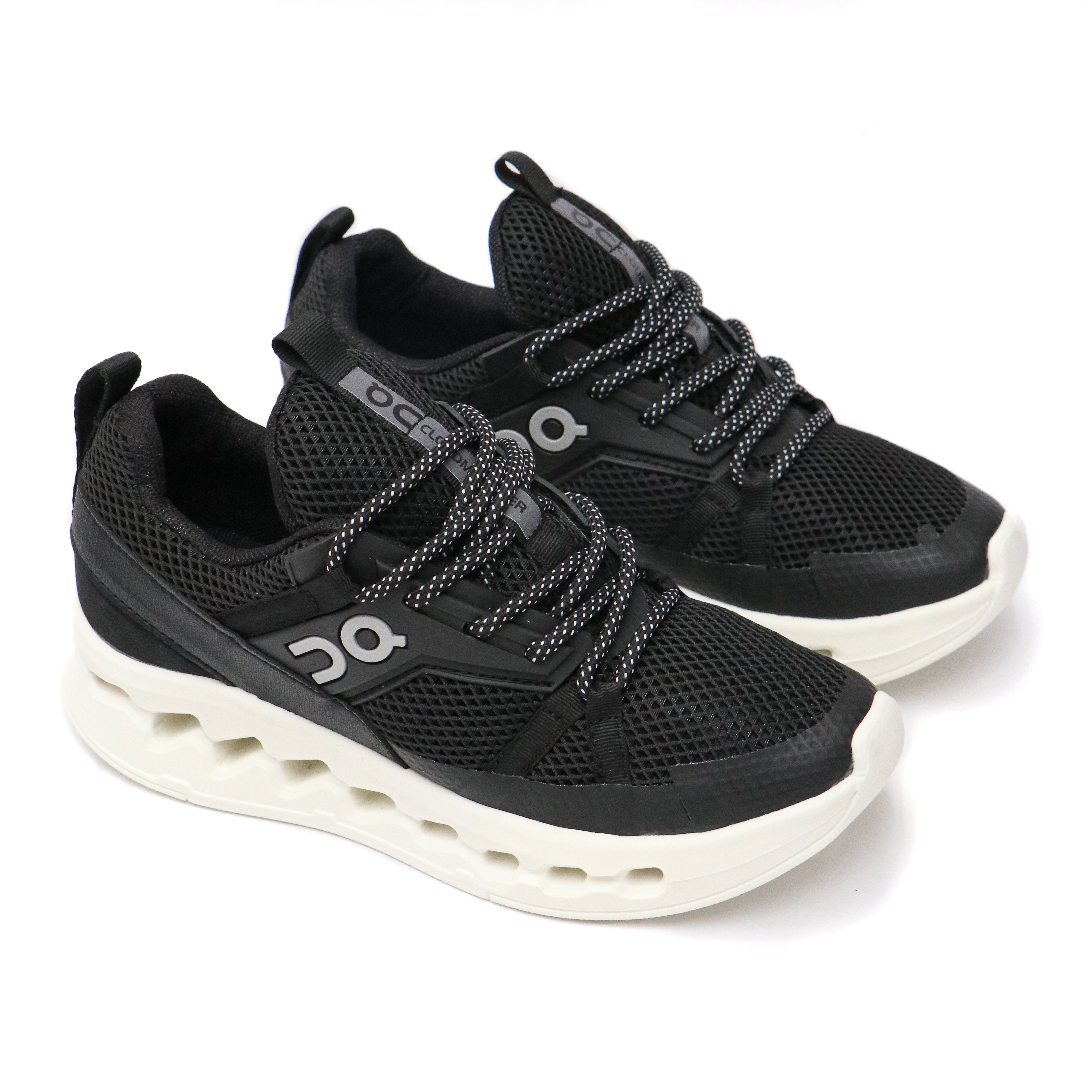 ¡ÚLTIMAS UNIDADES: On Cloudsurfer 2! Compra ahora y recibe 3 pares de medias de regalo.